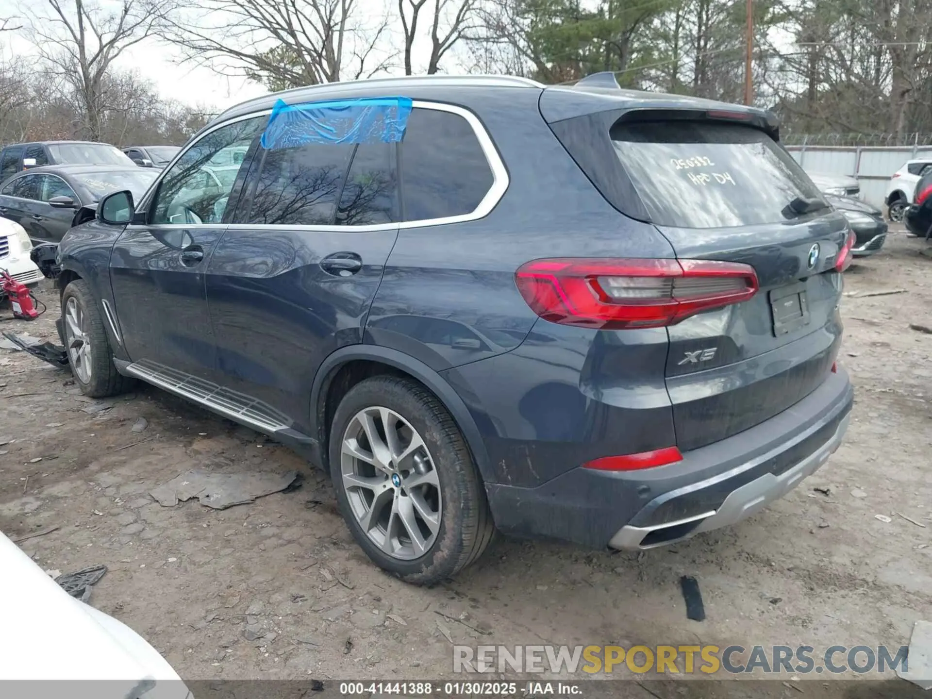 3 Photograph of a damaged car 5UXJU2C50KLN67224 BMW X5 2019