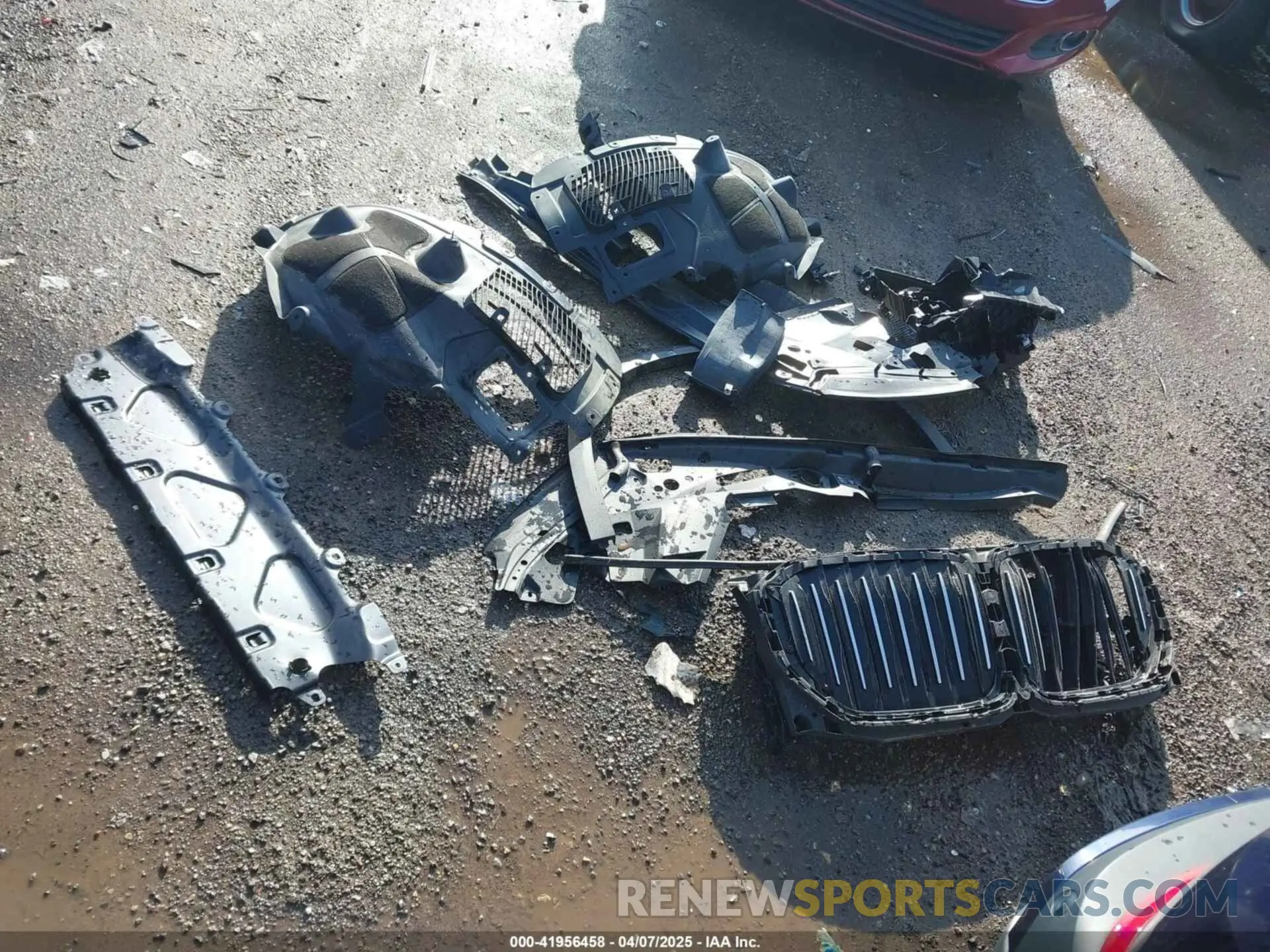 12 Photograph of a damaged car 5UXJU2C50KLN67353 BMW X5 2019
