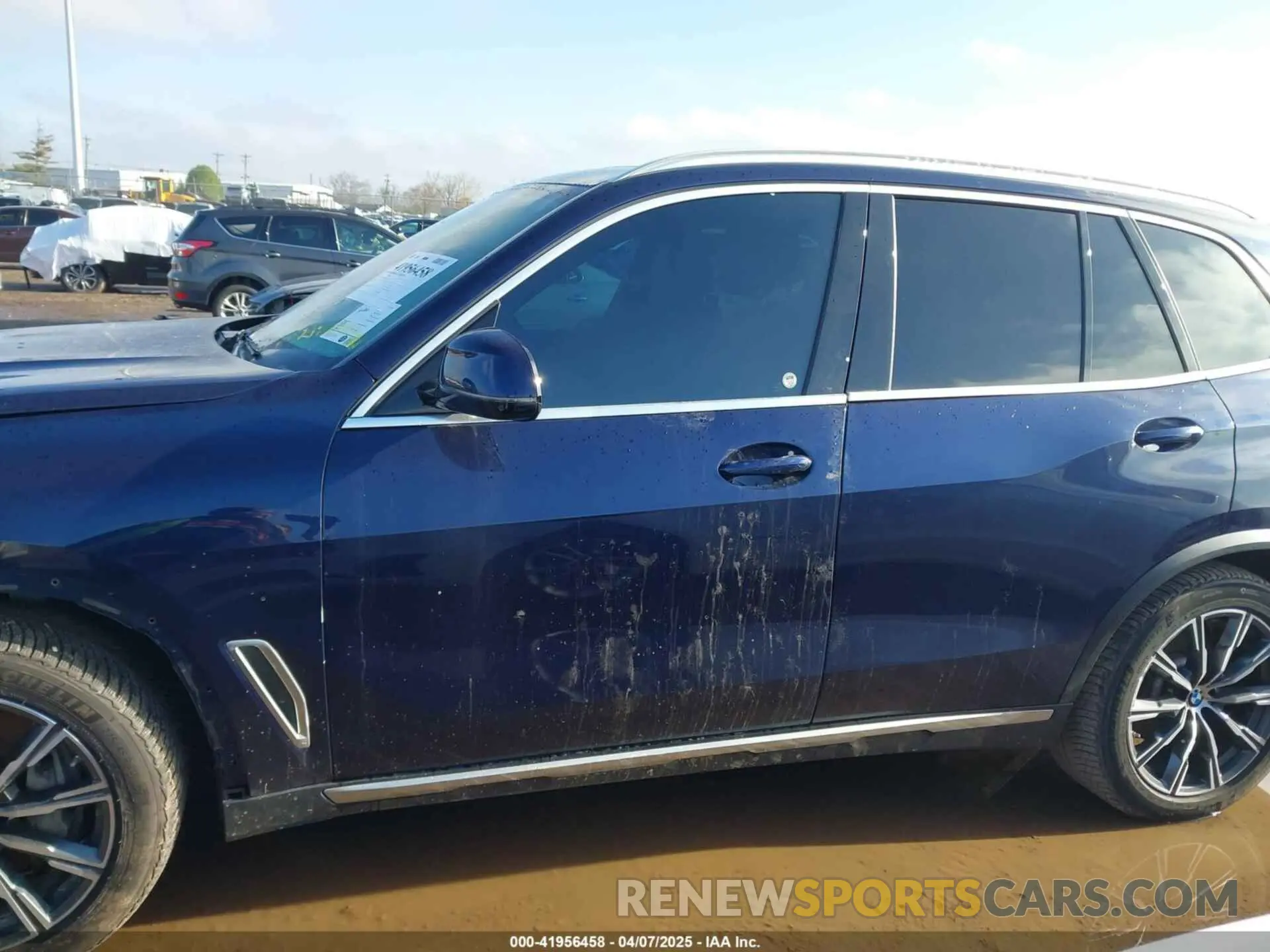 15 Photograph of a damaged car 5UXJU2C50KLN67353 BMW X5 2019