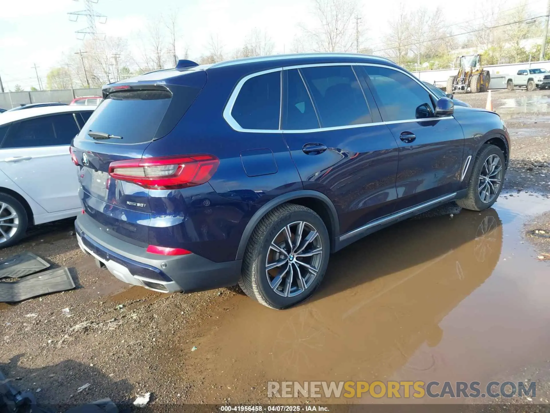 4 Photograph of a damaged car 5UXJU2C50KLN67353 BMW X5 2019