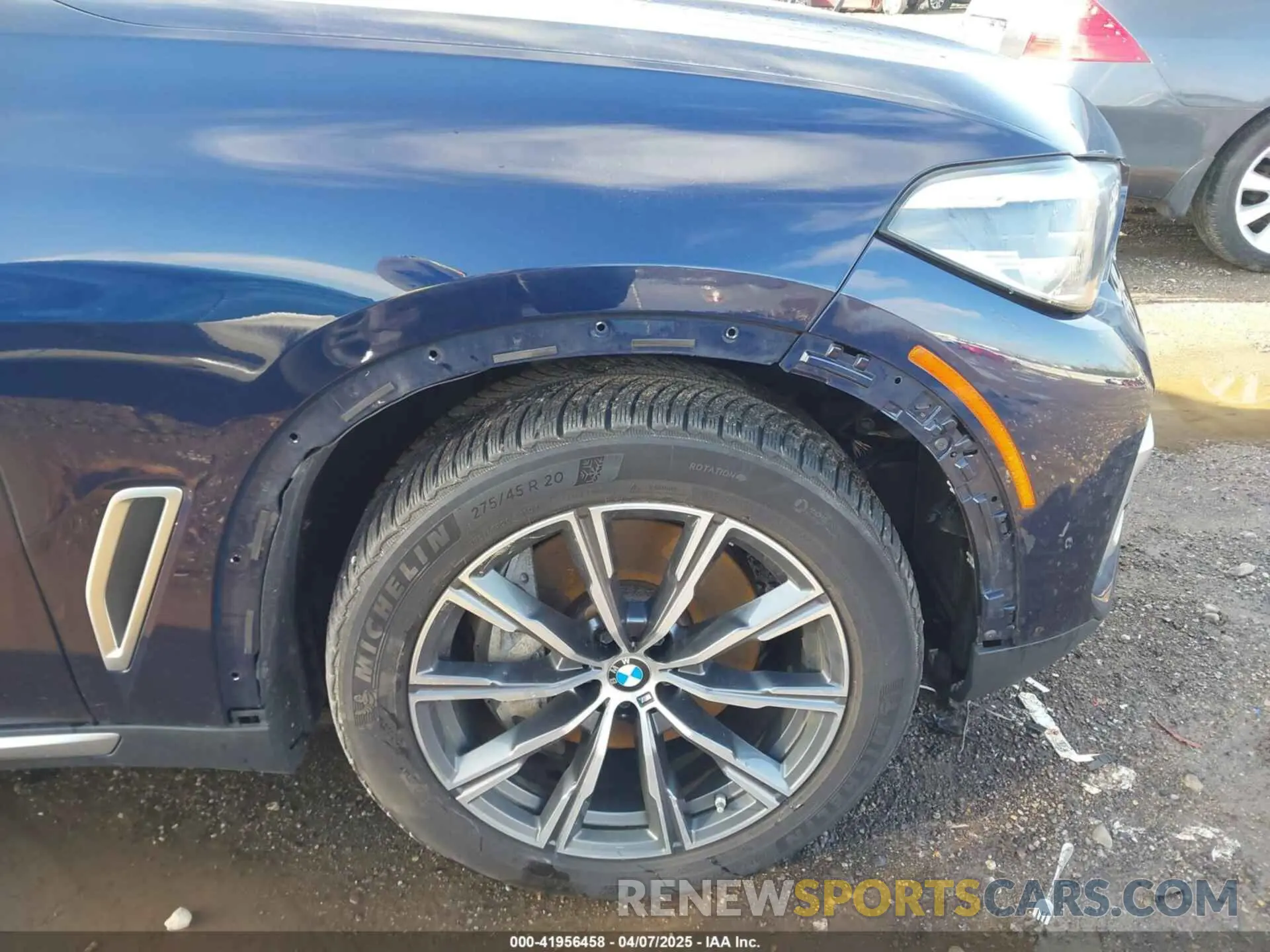 6 Photograph of a damaged car 5UXJU2C50KLN67353 BMW X5 2019
