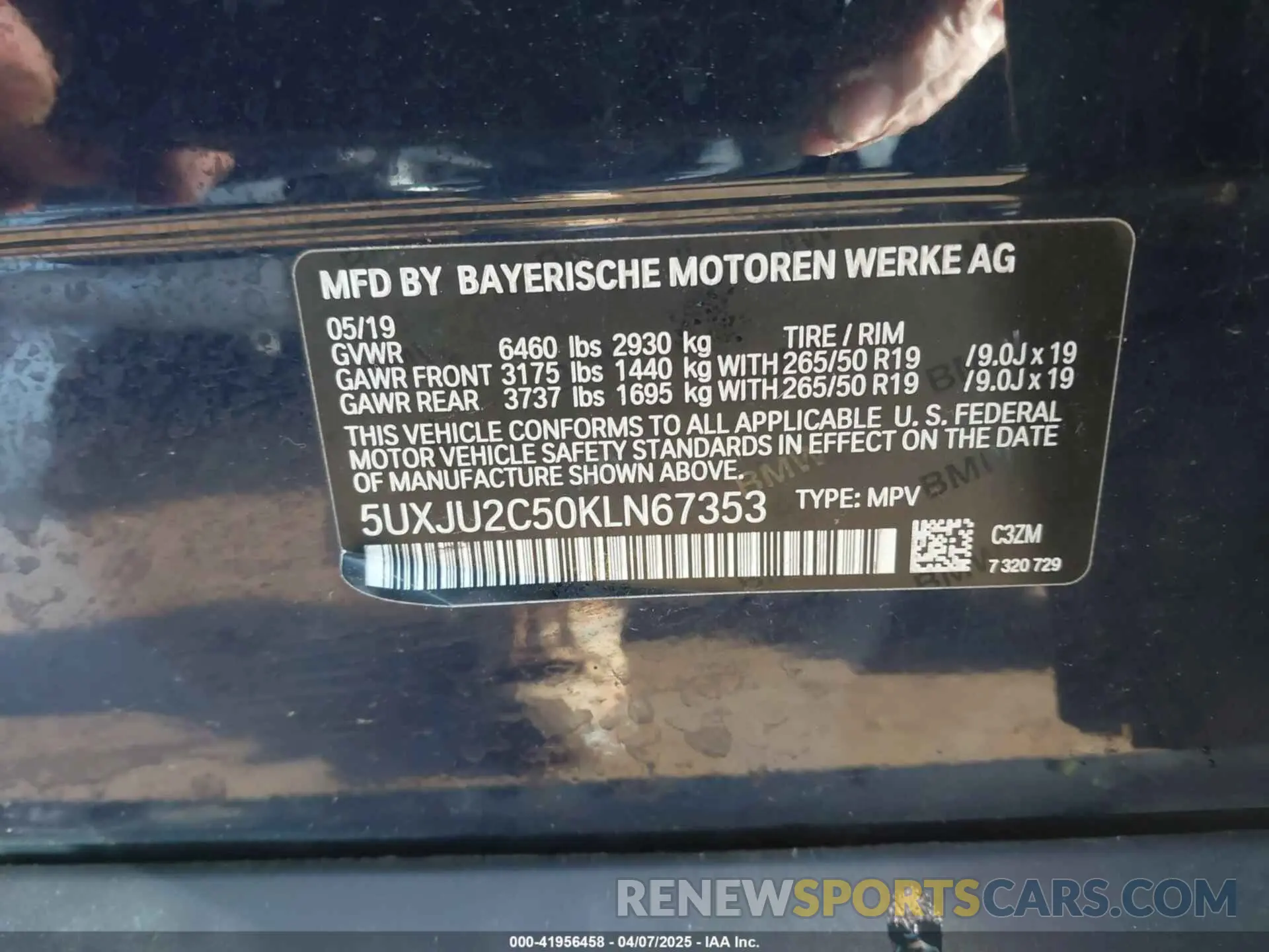 9 Photograph of a damaged car 5UXJU2C50KLN67353 BMW X5 2019