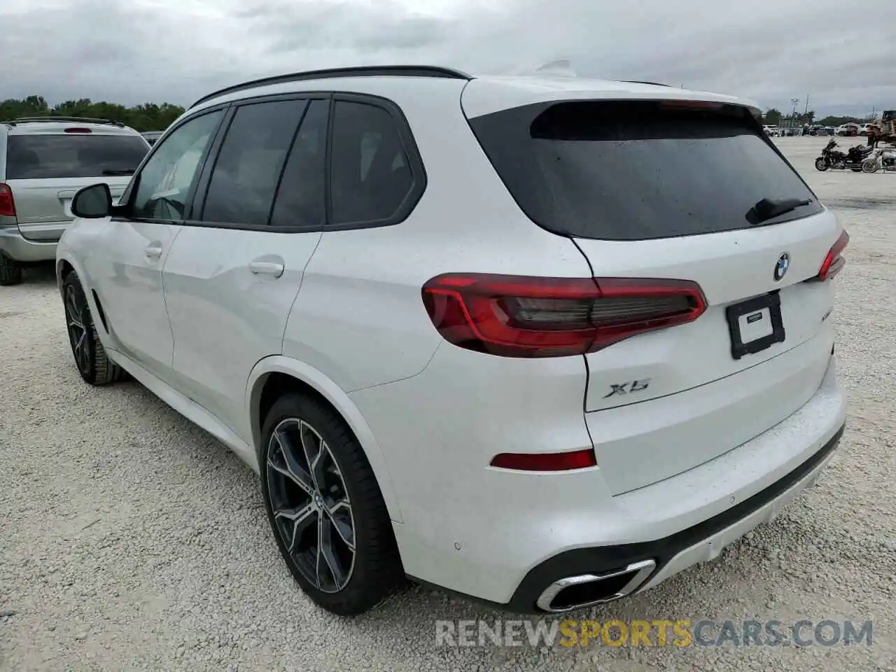 3 Photograph of a damaged car 5UXJU2C51KLN64610 BMW X5 2019