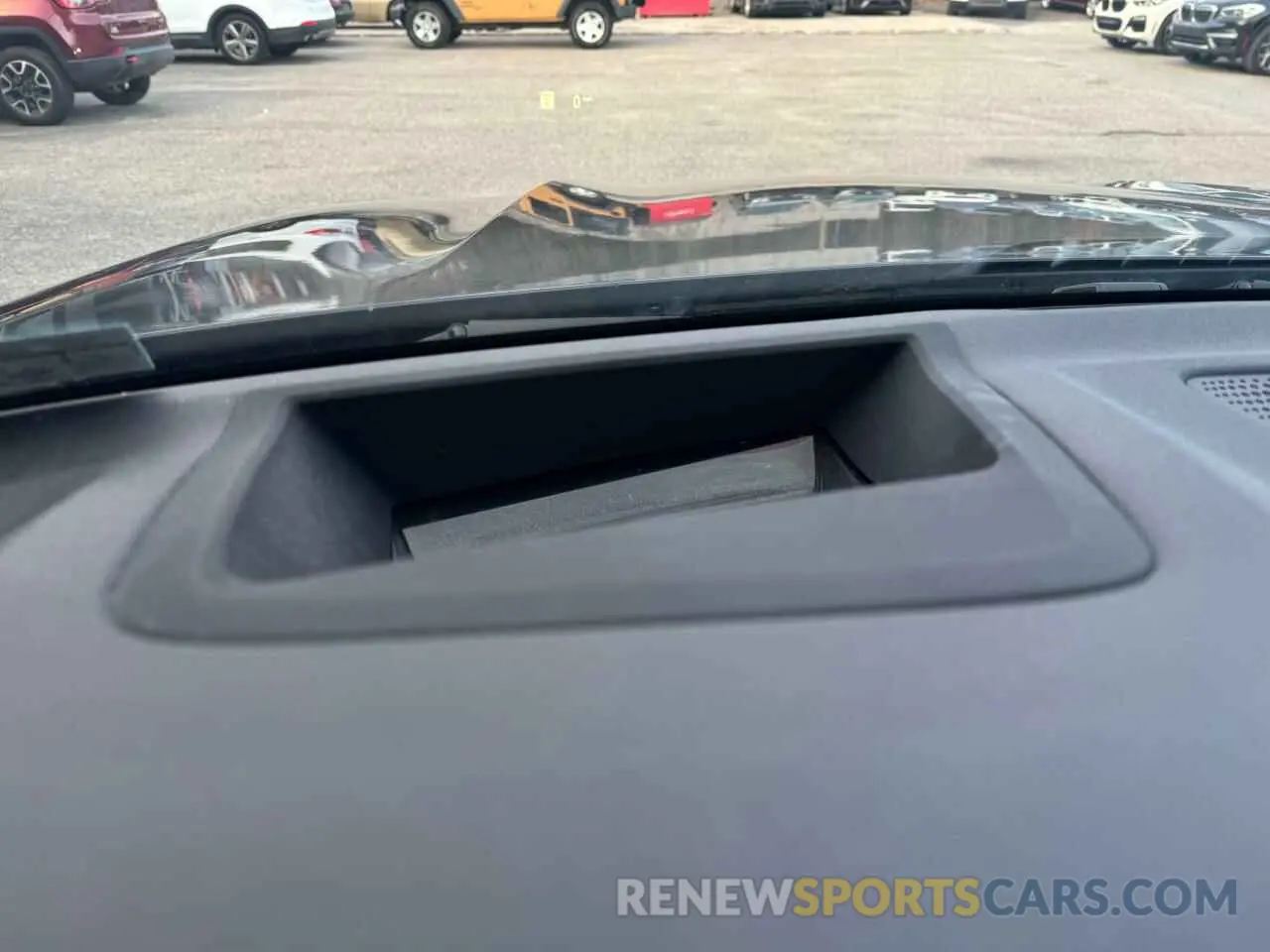 10 Photograph of a damaged car 5UXJU2C51KLN67457 BMW X5 2019