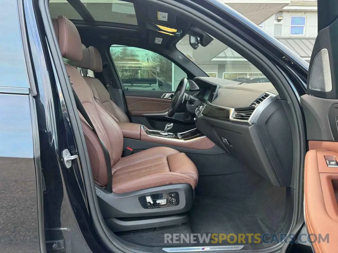 5 Photograph of a damaged car 5UXJU2C51KLN67457 BMW X5 2019