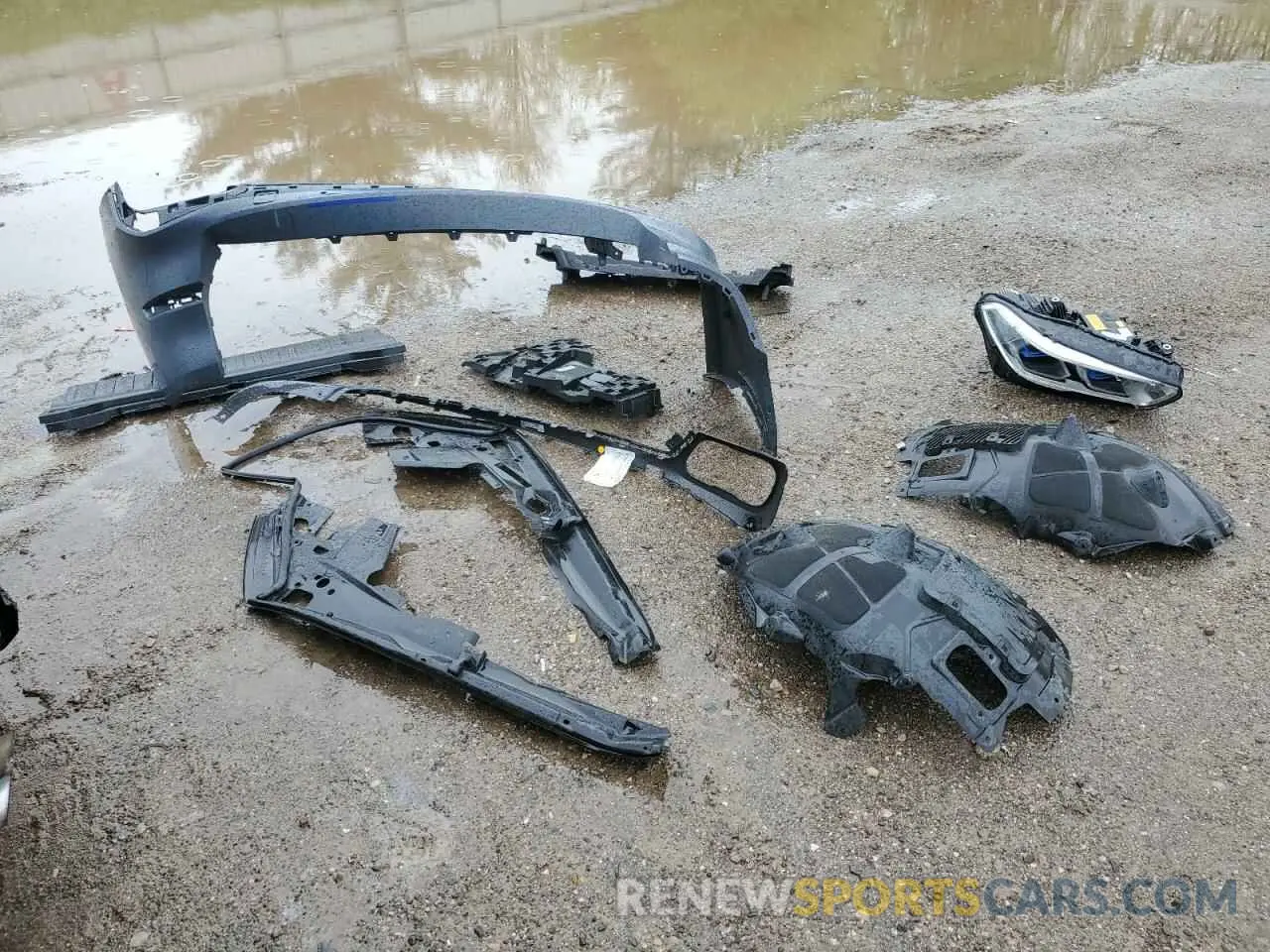 13 Photograph of a damaged car 5UXJU2C52KLN67919 BMW X5 2019