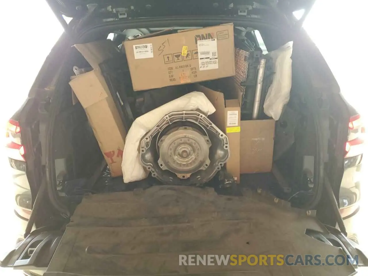 12 Photograph of a damaged car 5UXJU2C53KLN64107 BMW X5 2019