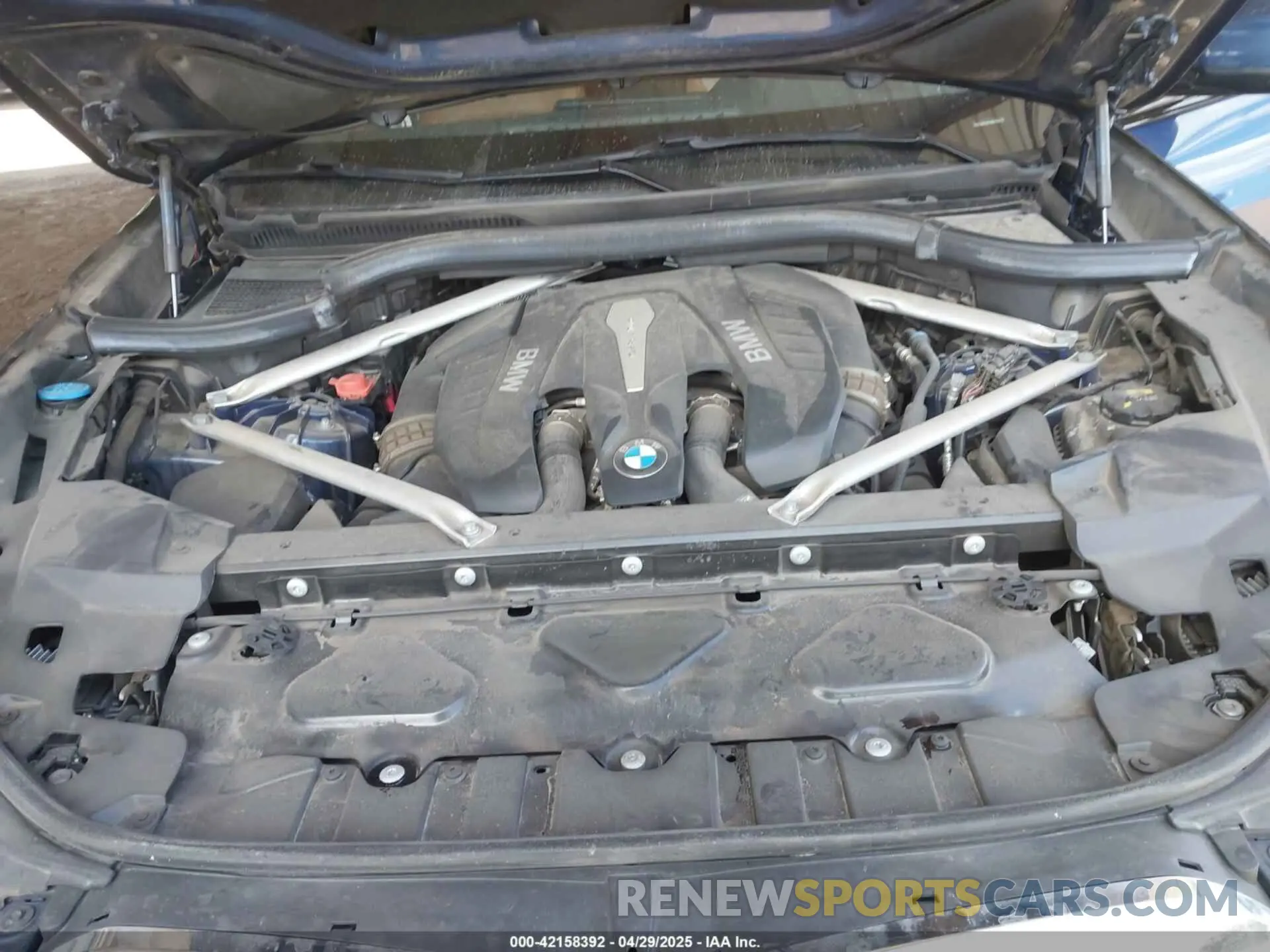 10 Photograph of a damaged car 5UXJU2C54KLN65119 BMW X5 2019