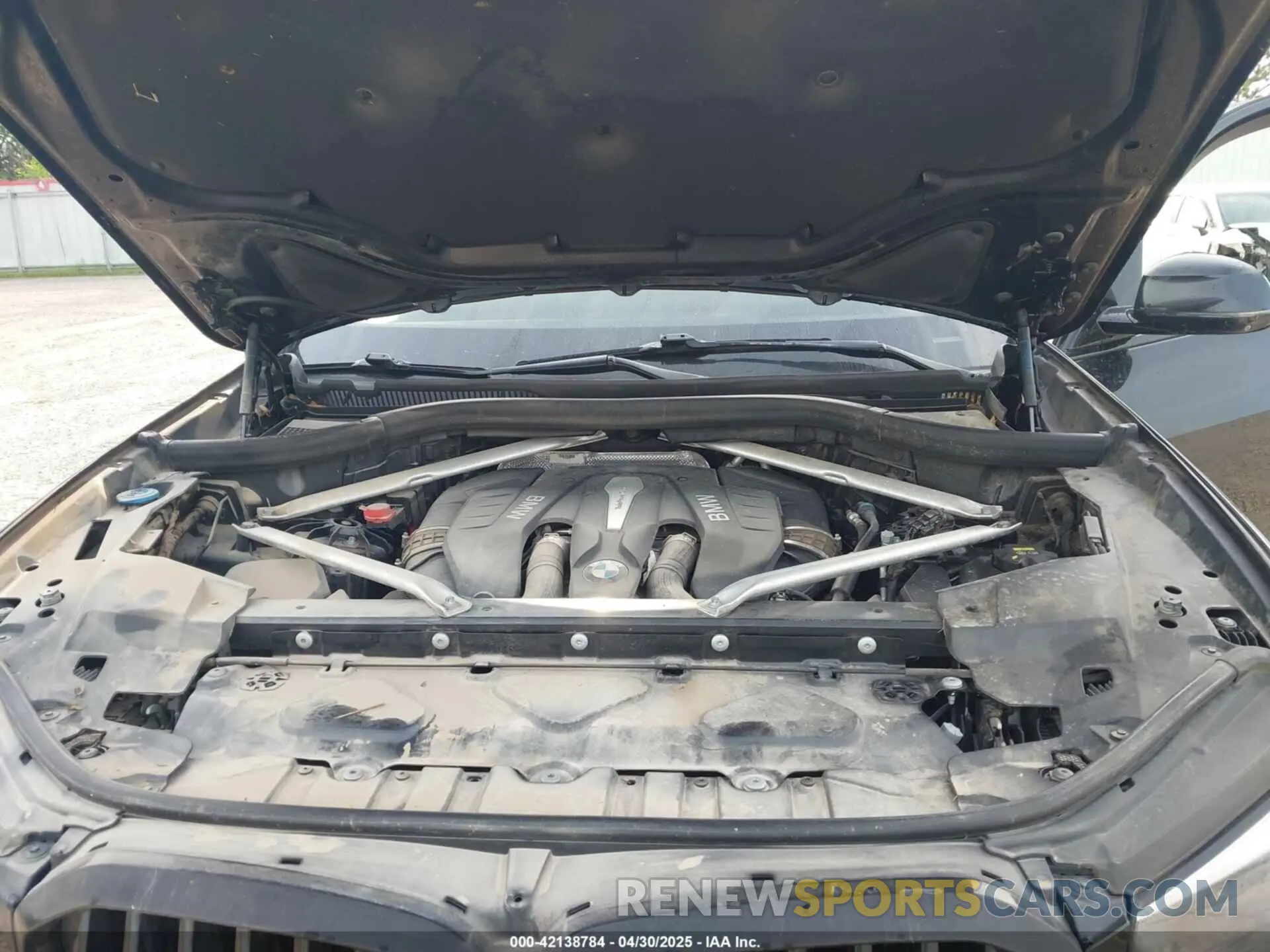 10 Photograph of a damaged car 5UXJU2C54KLN65122 BMW X5 2019