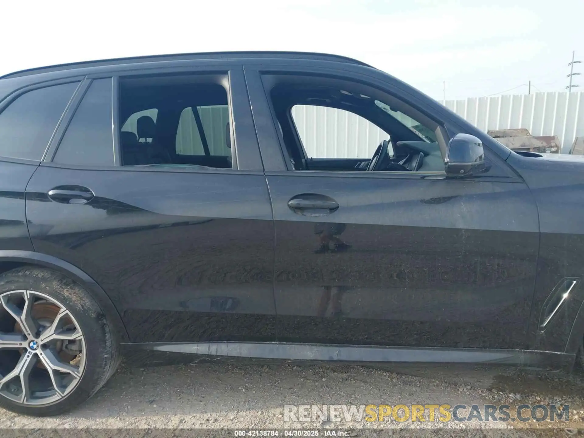 13 Photograph of a damaged car 5UXJU2C54KLN65122 BMW X5 2019