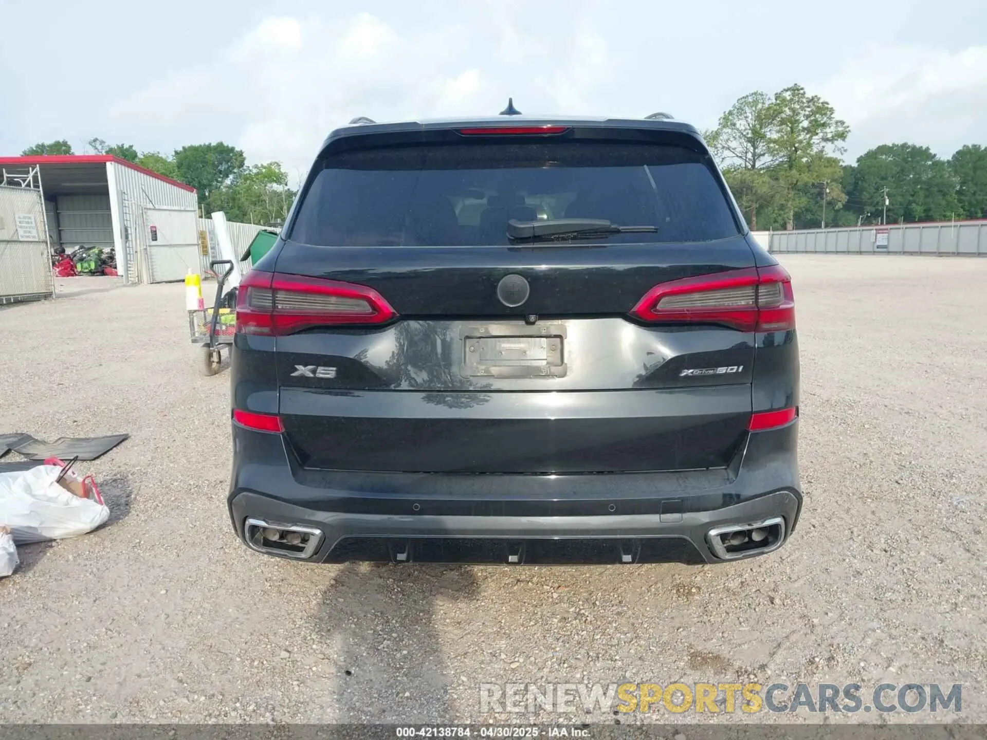 16 Photograph of a damaged car 5UXJU2C54KLN65122 BMW X5 2019