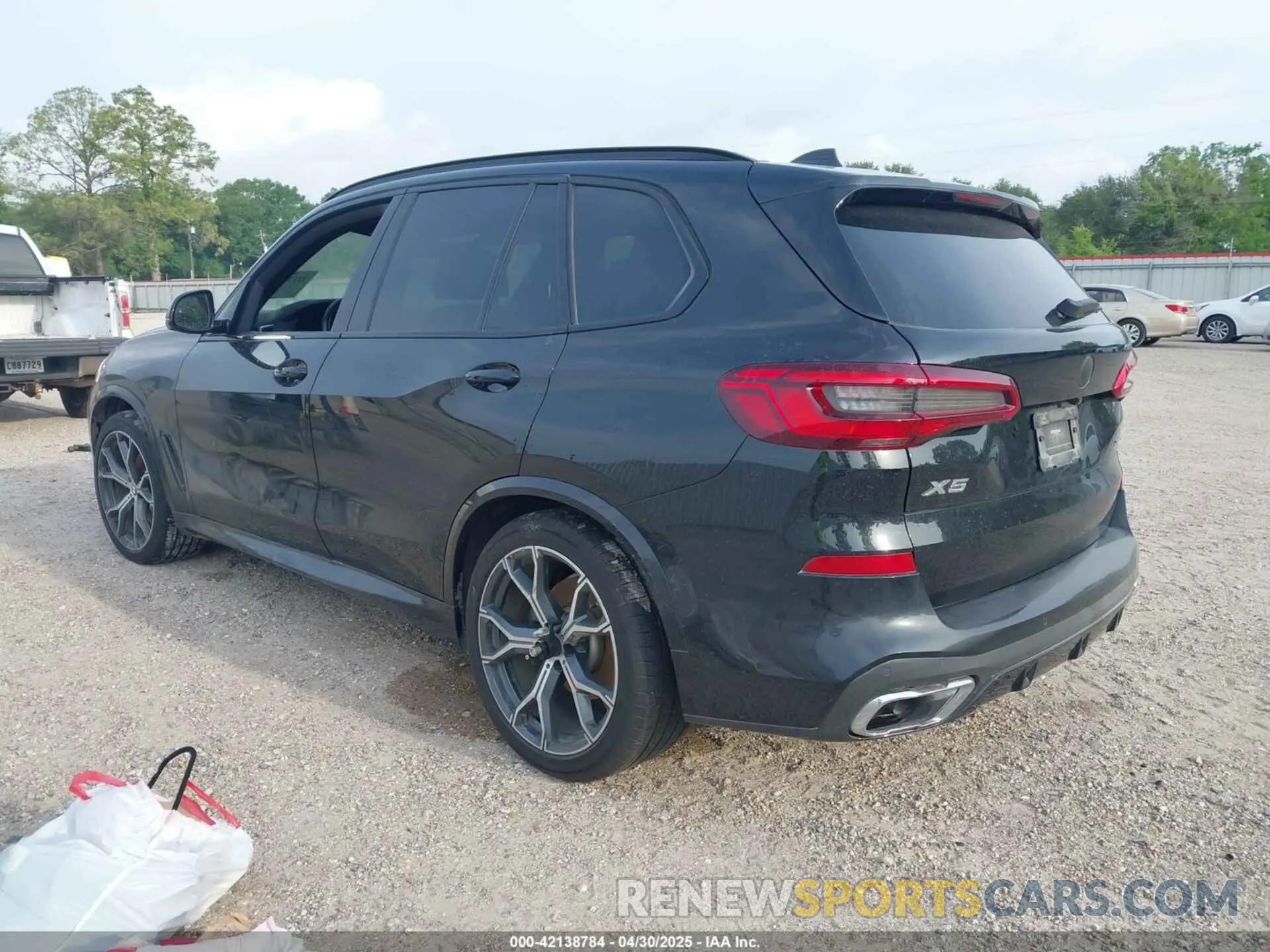 3 Photograph of a damaged car 5UXJU2C54KLN65122 BMW X5 2019