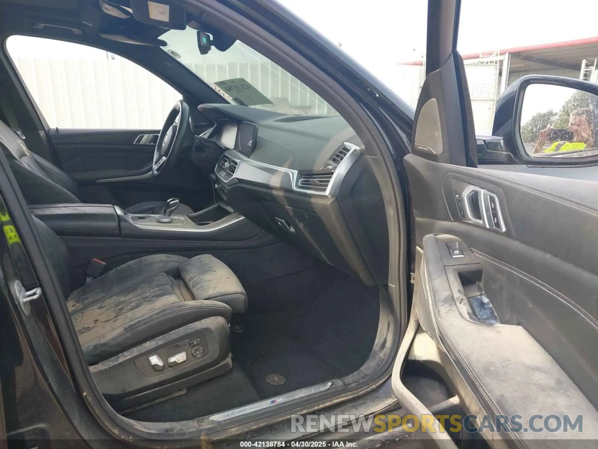 5 Photograph of a damaged car 5UXJU2C54KLN65122 BMW X5 2019