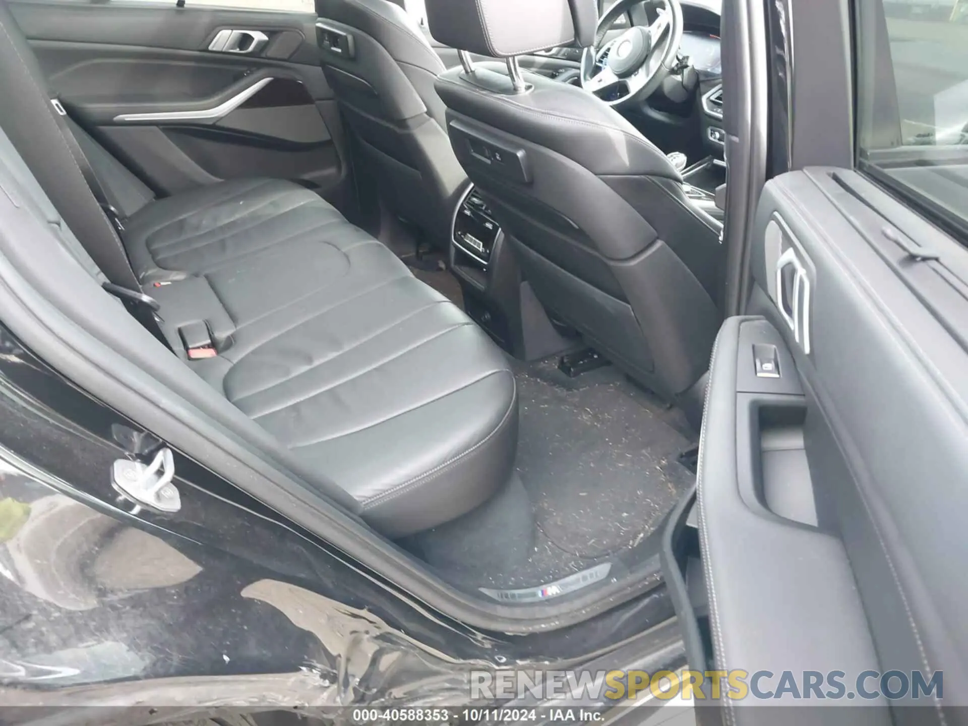 8 Photograph of a damaged car 5UXJU2C56KLN64649 BMW X5 2019