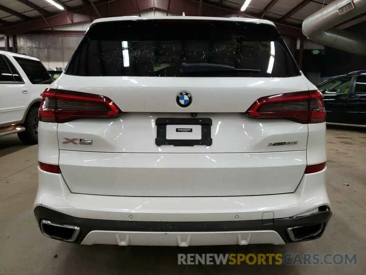 6 Photograph of a damaged car 5UXJU2C56KLN66157 BMW X5 2019