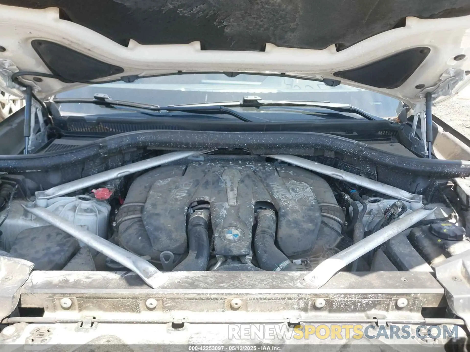 10 Photograph of a damaged car 5UXJU2C57KLN66278 BMW X5 2019