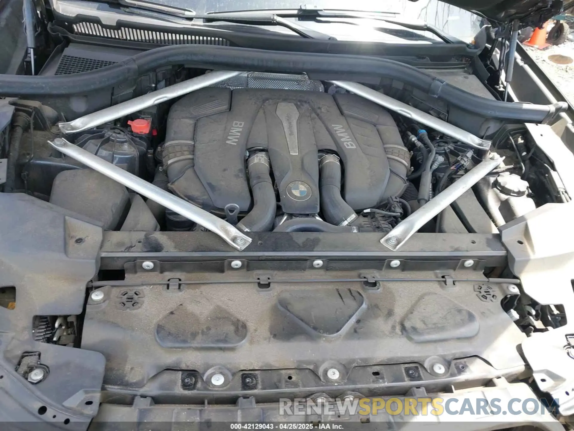 10 Photograph of a damaged car 5UXJU2C59KLN66394 BMW X5 2019
