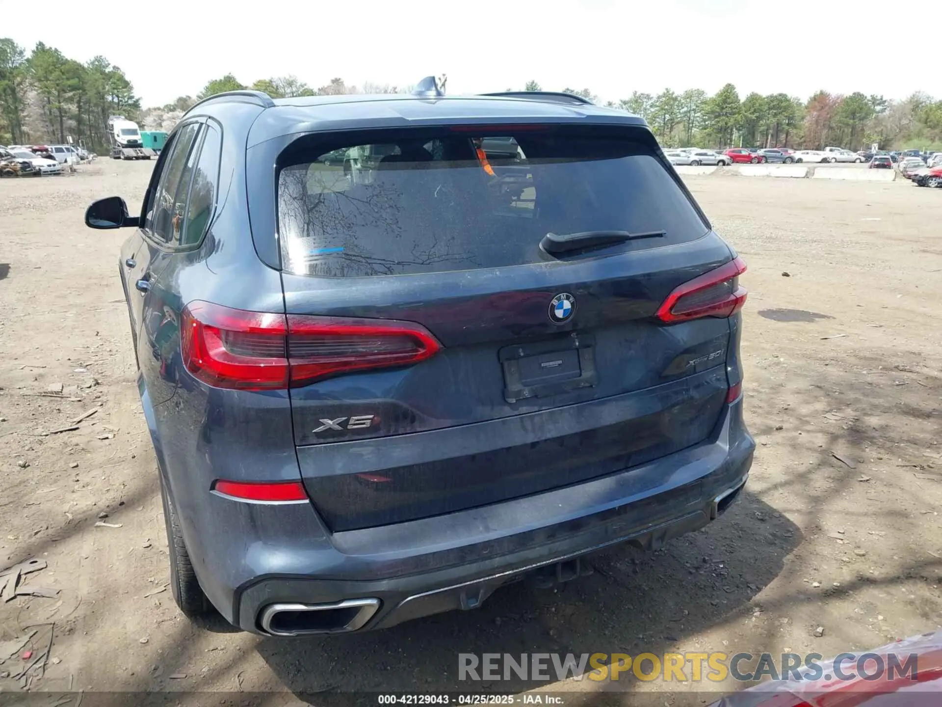 16 Photograph of a damaged car 5UXJU2C59KLN66394 BMW X5 2019
