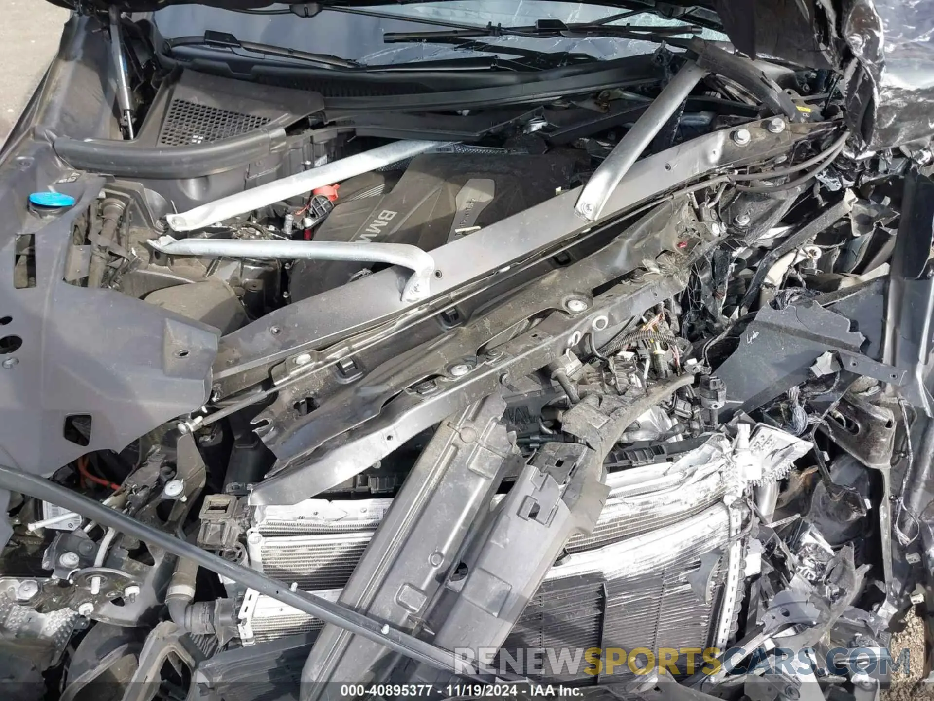 10 Photograph of a damaged car 5UXJU2C59KLN66833 BMW X5 2019