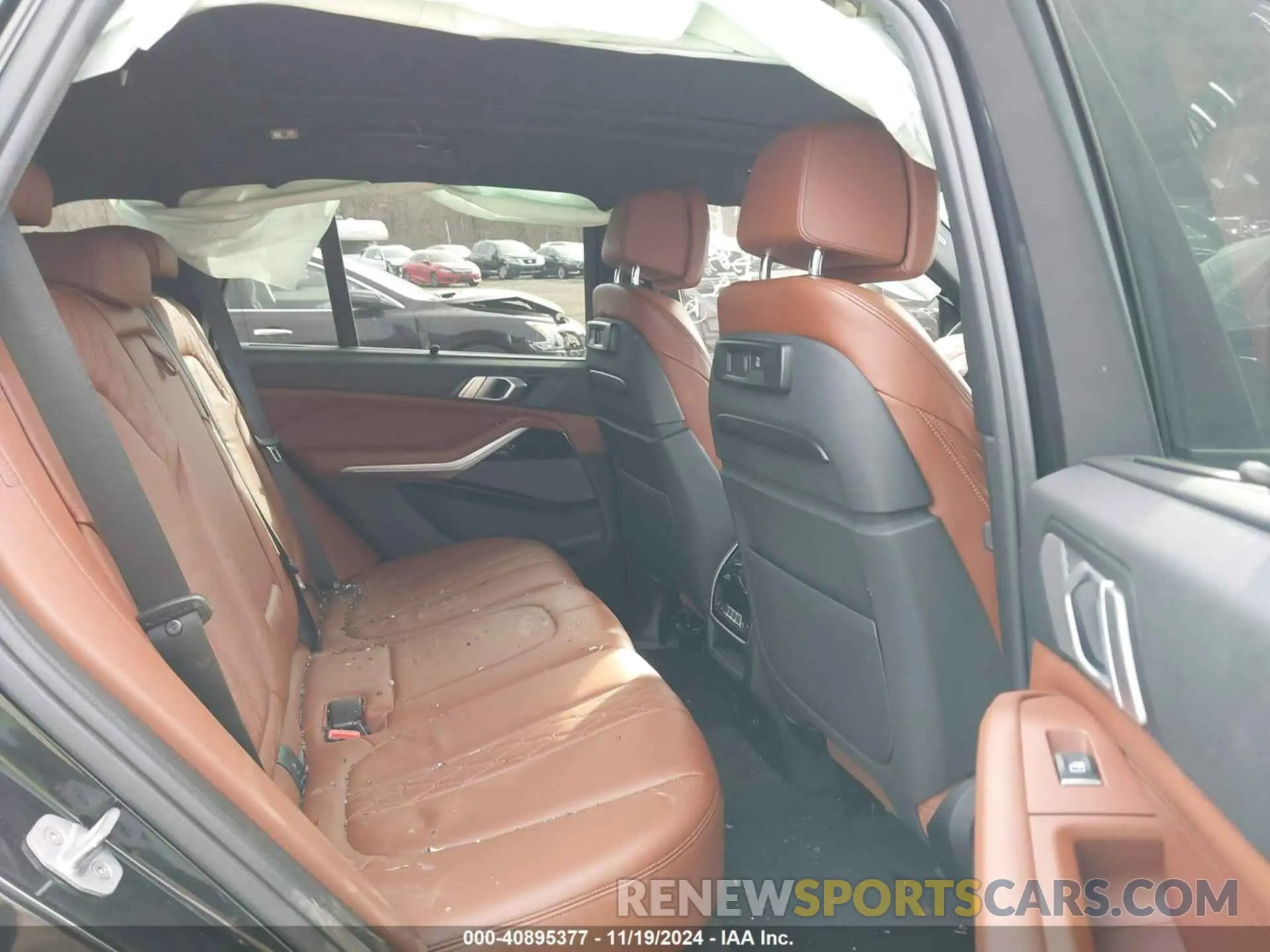 8 Photograph of a damaged car 5UXJU2C59KLN66833 BMW X5 2019
