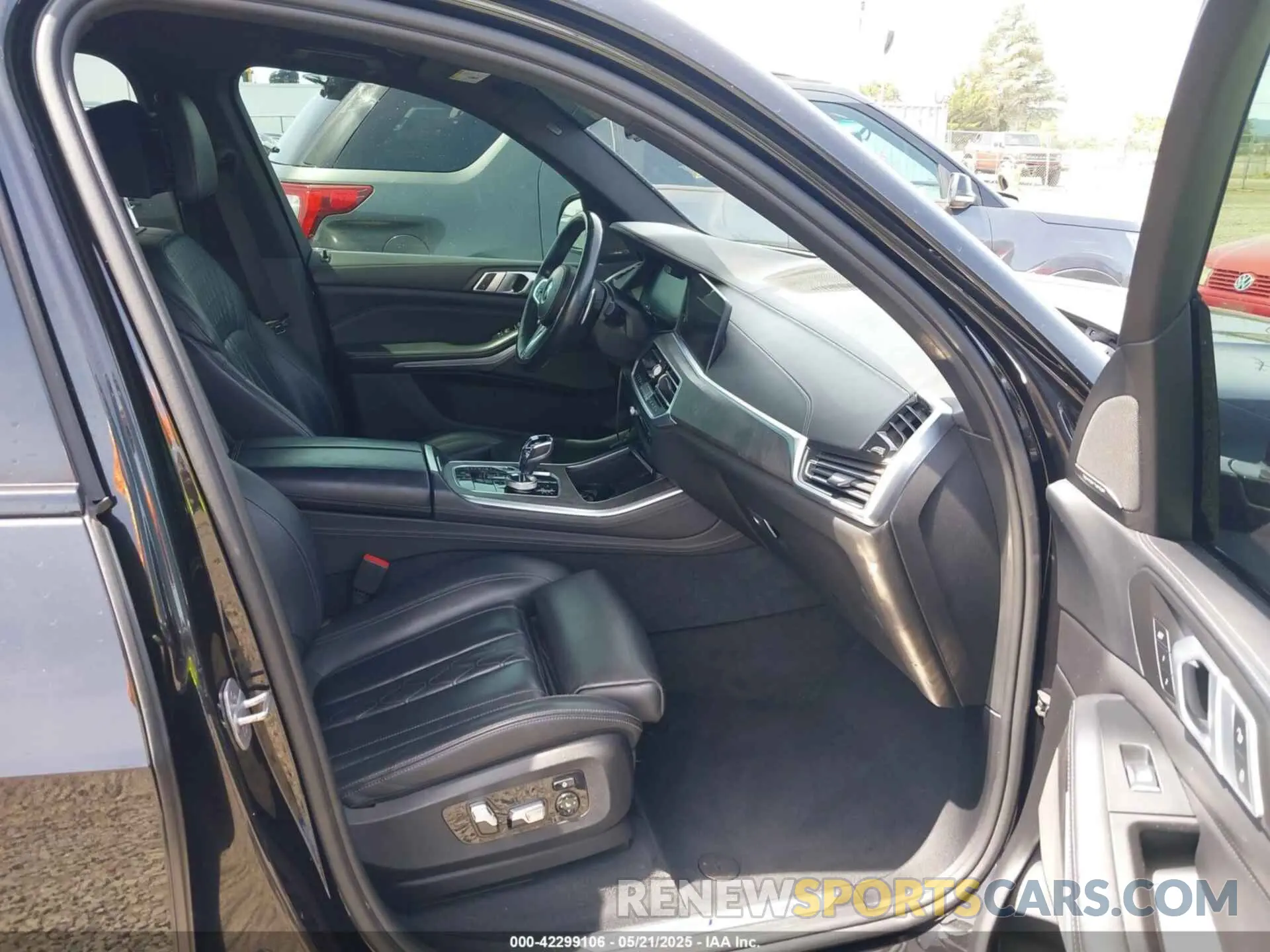 5 Photograph of a damaged car 5UXJU2C5XKLB15431 BMW X5 2019