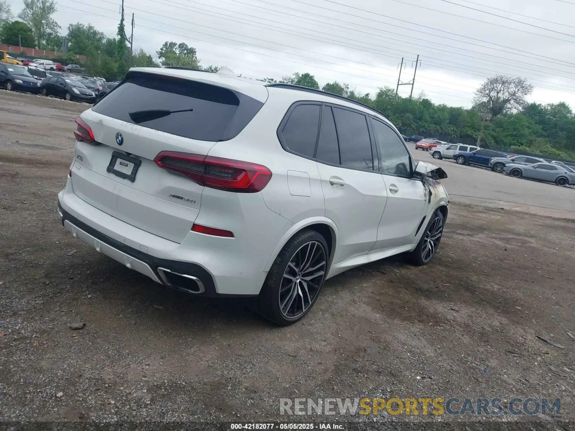 4 Photograph of a damaged car 5UXJU2C5XKLN64637 BMW X5 2019