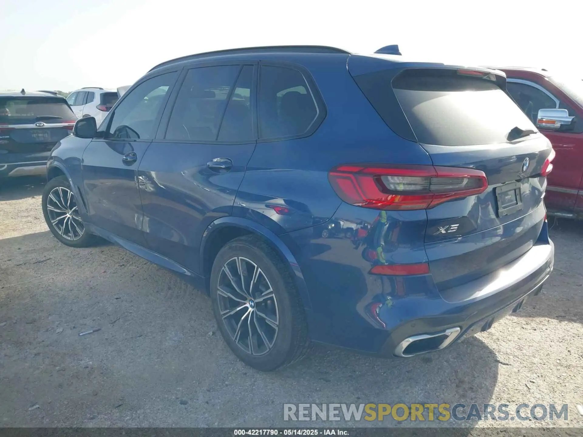 3 Photograph of a damaged car 5UXJU2C5XKLN65156 BMW X5 2019