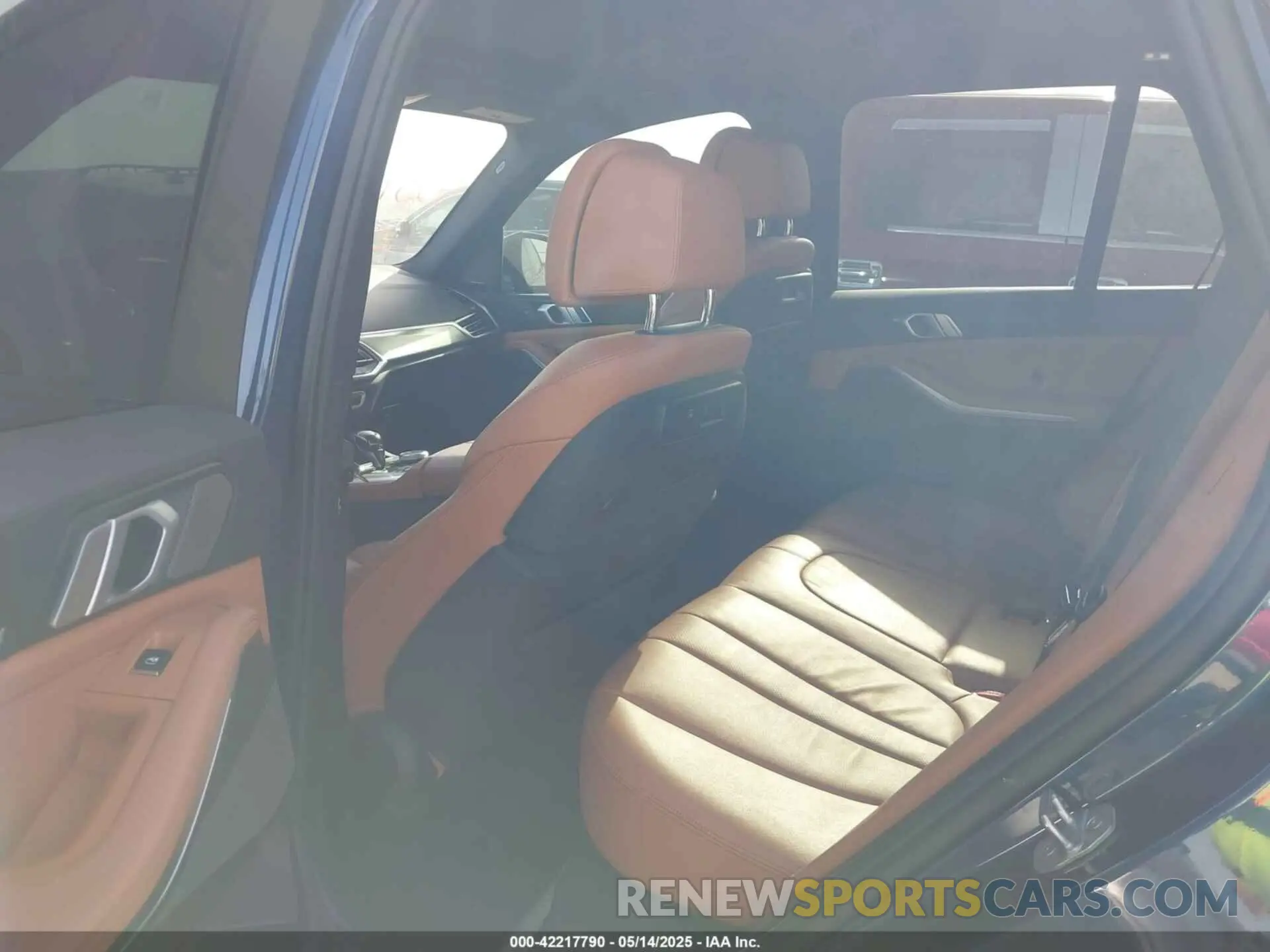 8 Photograph of a damaged car 5UXJU2C5XKLN65156 BMW X5 2019