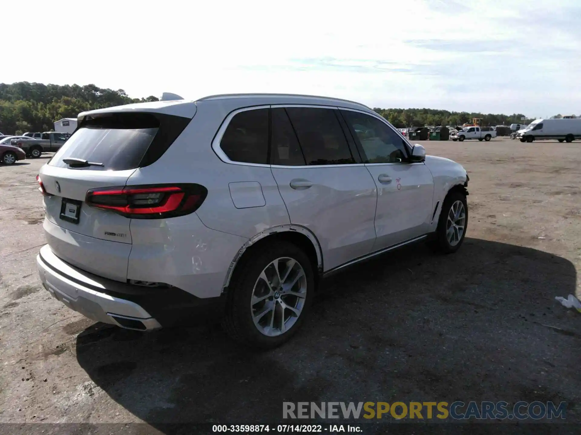 4 Photograph of a damaged car 5UXCR4C00L9C39703 BMW X5 2020