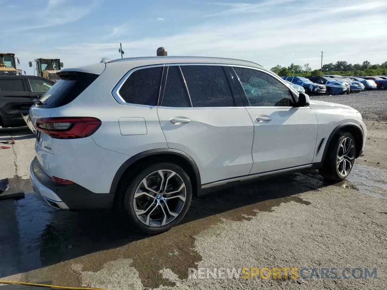 3 Photograph of a damaged car 5UXCR4C00LLE30332 BMW X5 2020