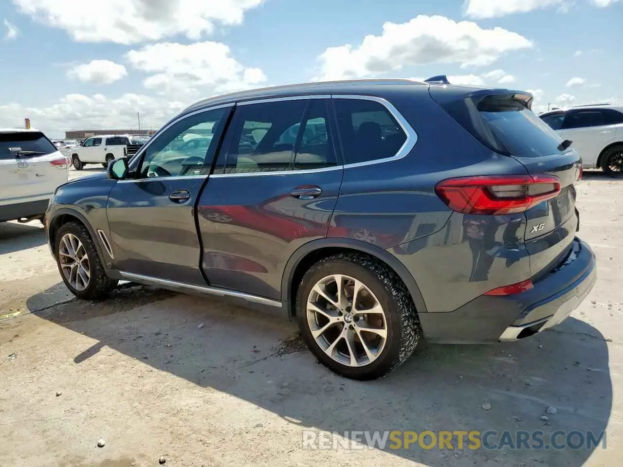 2 Photograph of a damaged car 5UXCR4C01L9B35432 BMW X5 2020