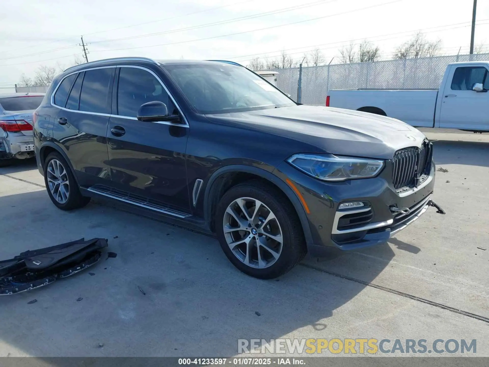 1 Photograph of a damaged car 5UXCR4C01L9C29648 BMW X5 2020