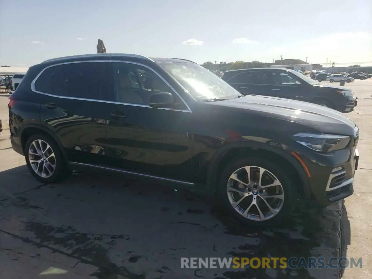 4 Photograph of a damaged car 5UXCR4C01L9C83645 BMW X5 2020
