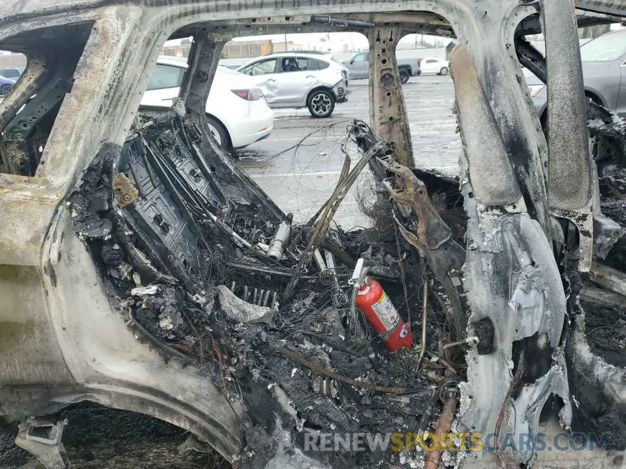 10 Photograph of a damaged car 5UXCR4C01L9D46906 BMW X5 2020