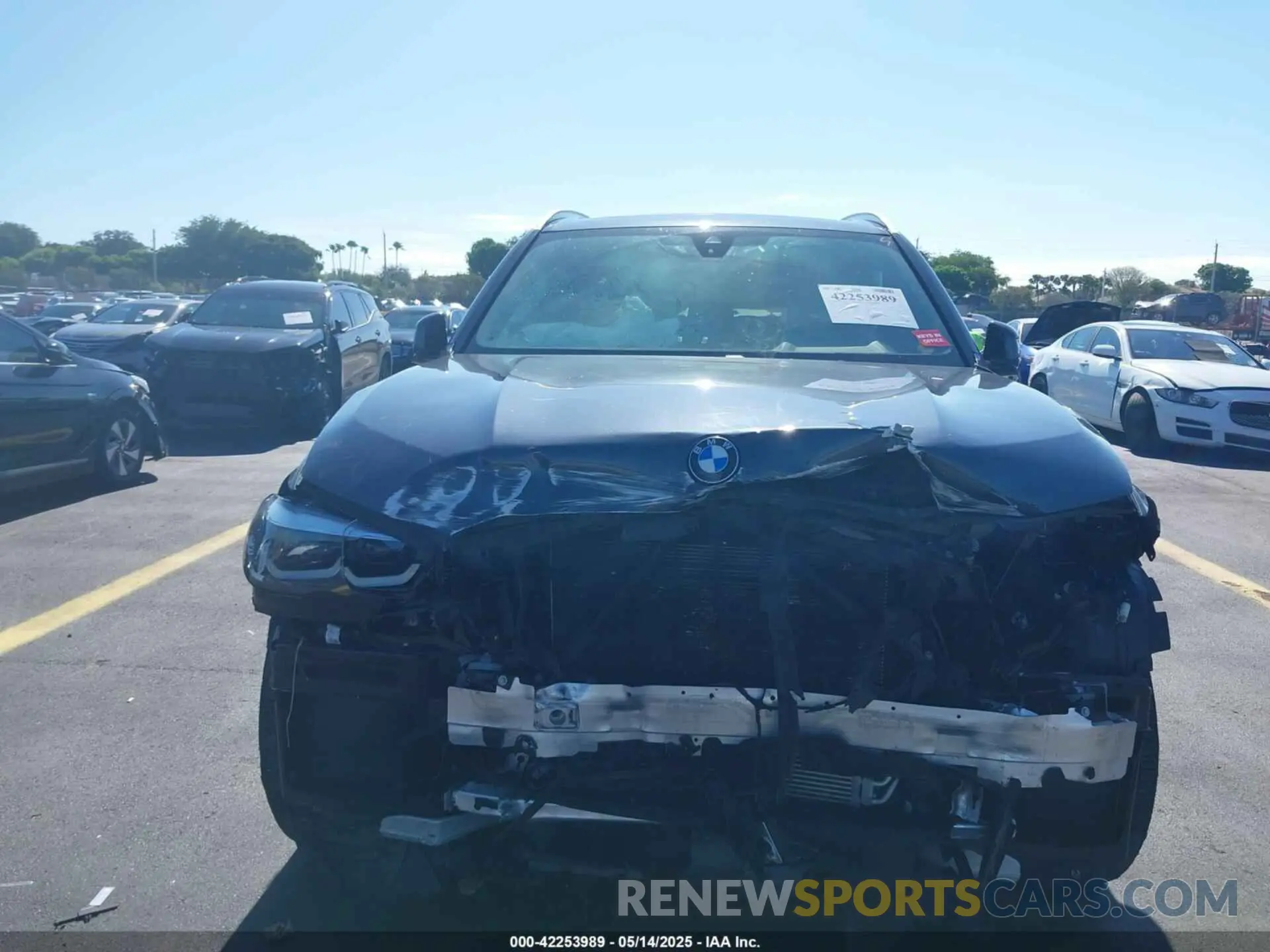 6 Photograph of a damaged car 5UXCR4C01LLW64122 BMW X5 2020