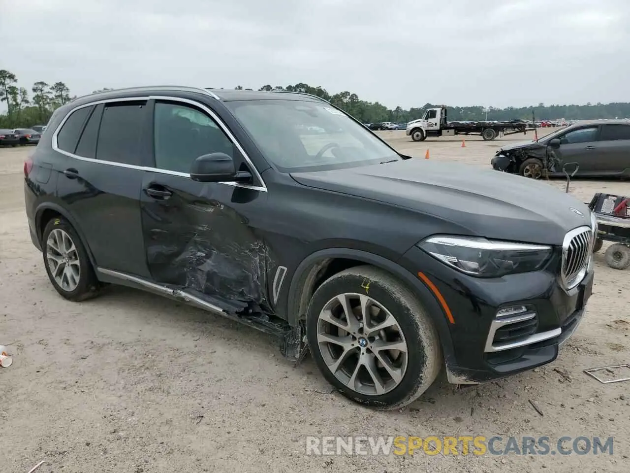 4 Photograph of a damaged car 5UXCR4C02L9B11513 BMW X5 2020