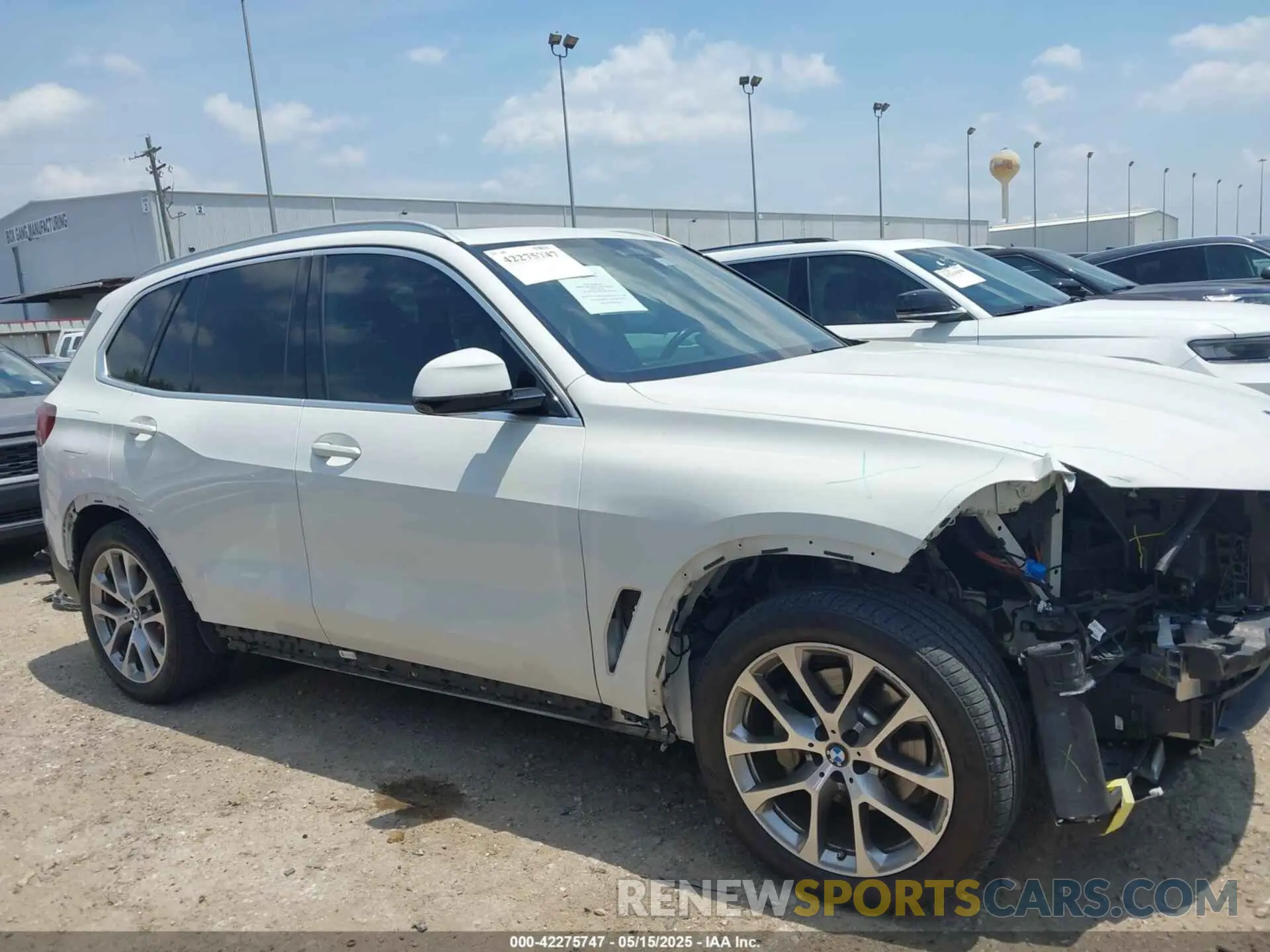 14 Photograph of a damaged car 5UXCR4C03L9C35144 BMW X5 2020