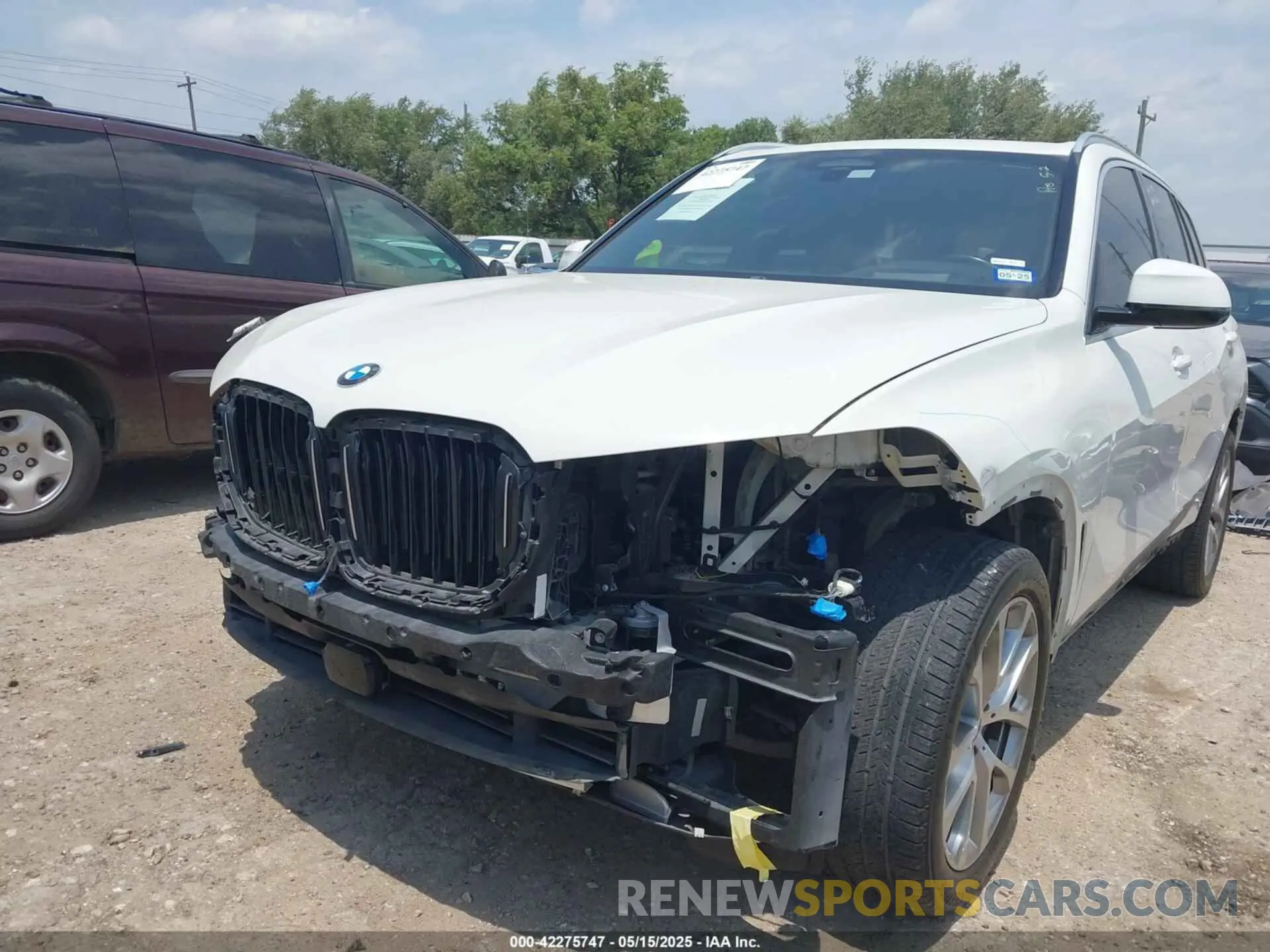 6 Photograph of a damaged car 5UXCR4C03L9C35144 BMW X5 2020