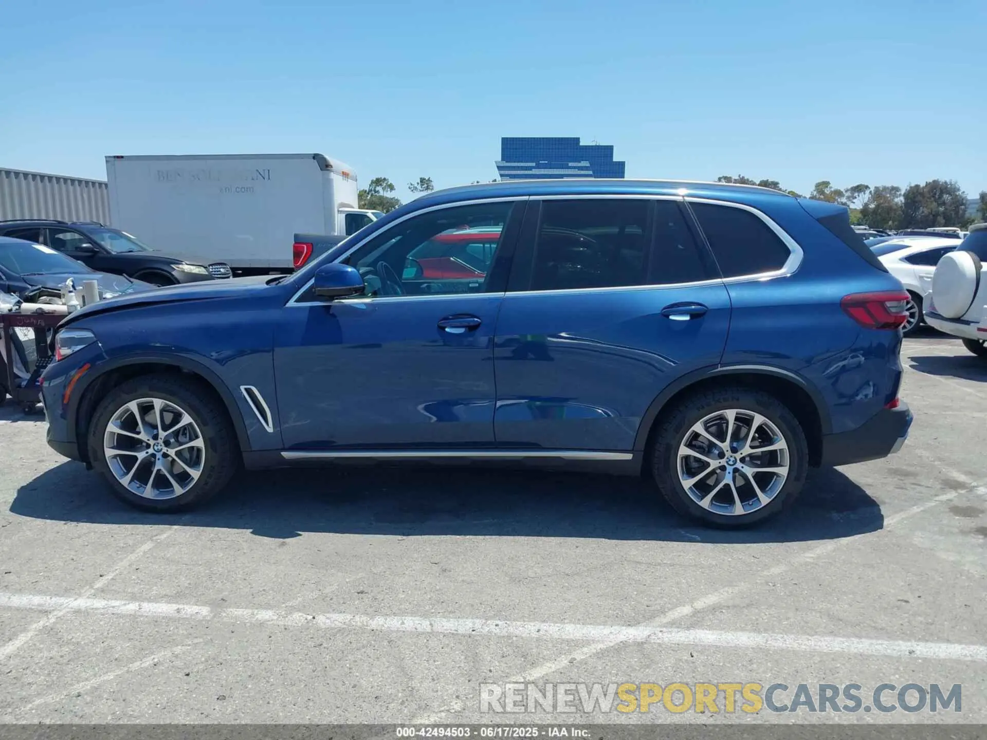 14 Photograph of a damaged car 5UXCR4C03L9C82755 BMW X5 2020