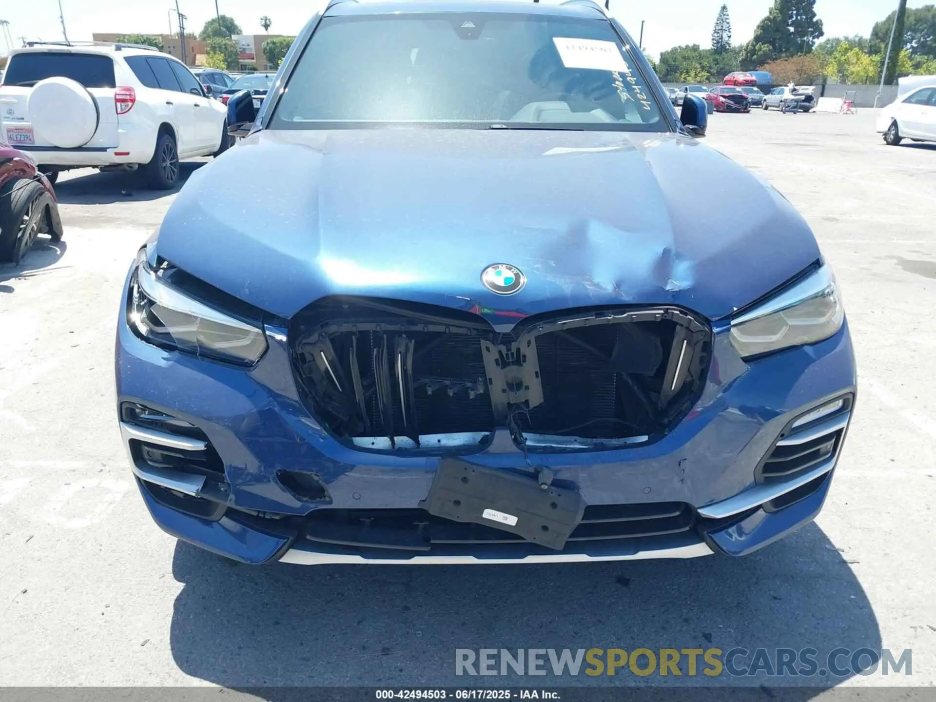 6 Photograph of a damaged car 5UXCR4C03L9C82755 BMW X5 2020