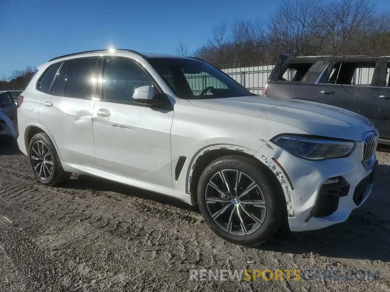 4 Photograph of a damaged car 5UXCR4C04L9B36154 BMW X5 2020