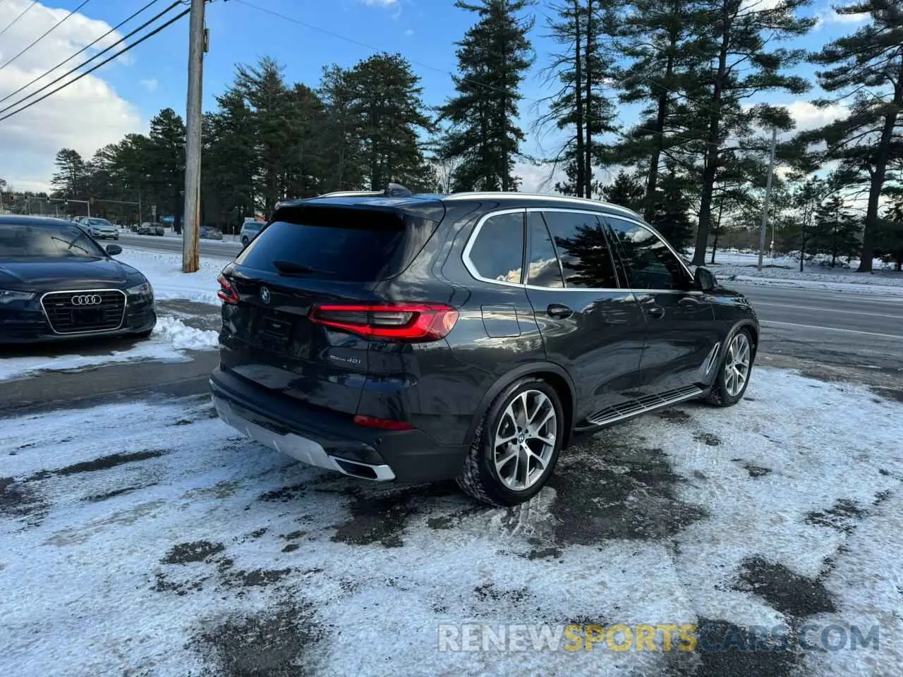 3 Photograph of a damaged car 5UXCR4C04LLW64230 BMW X5 2020
