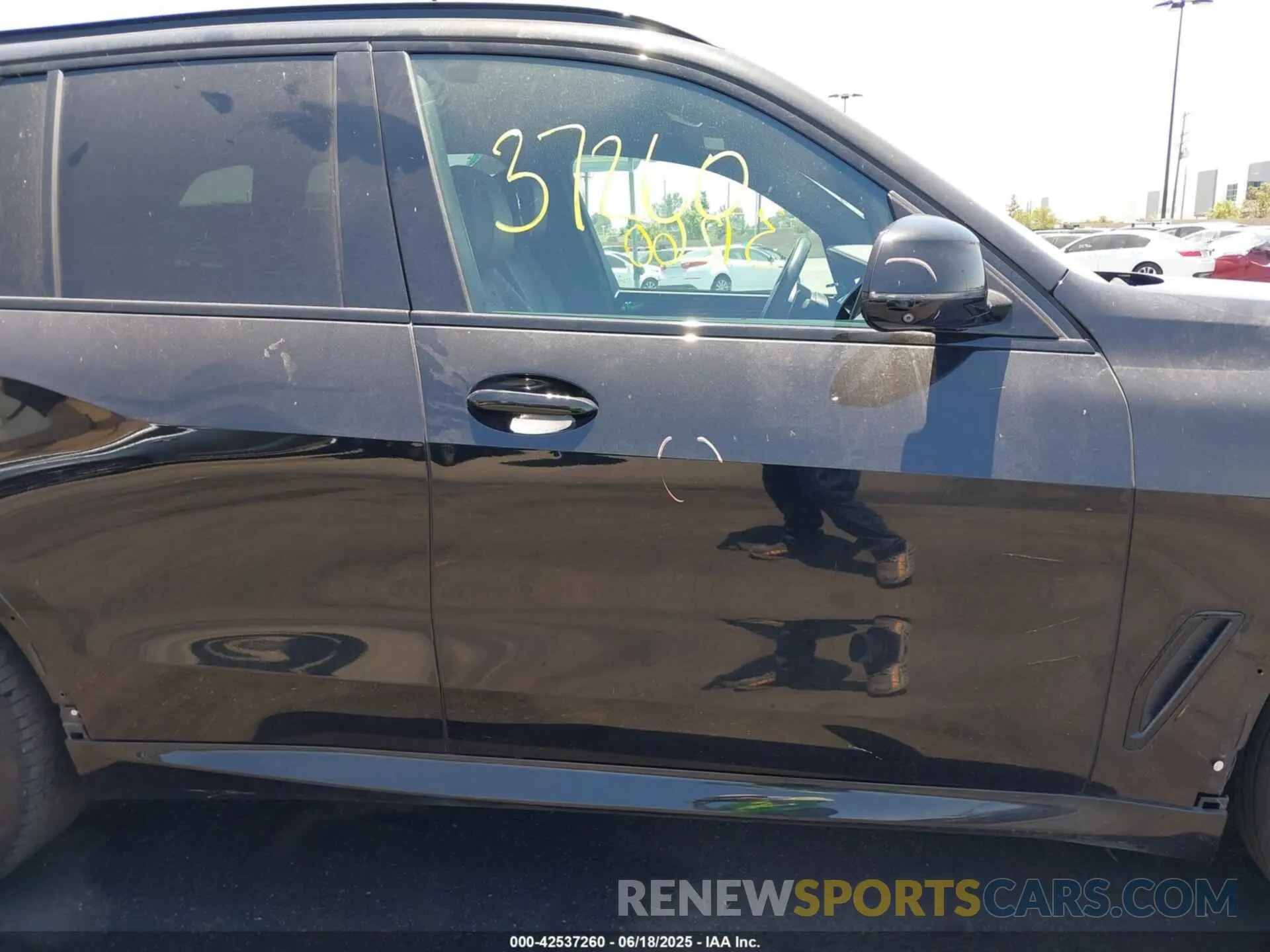 14 Photograph of a damaged car 5UXCR4C05L9B38334 BMW X5 2020