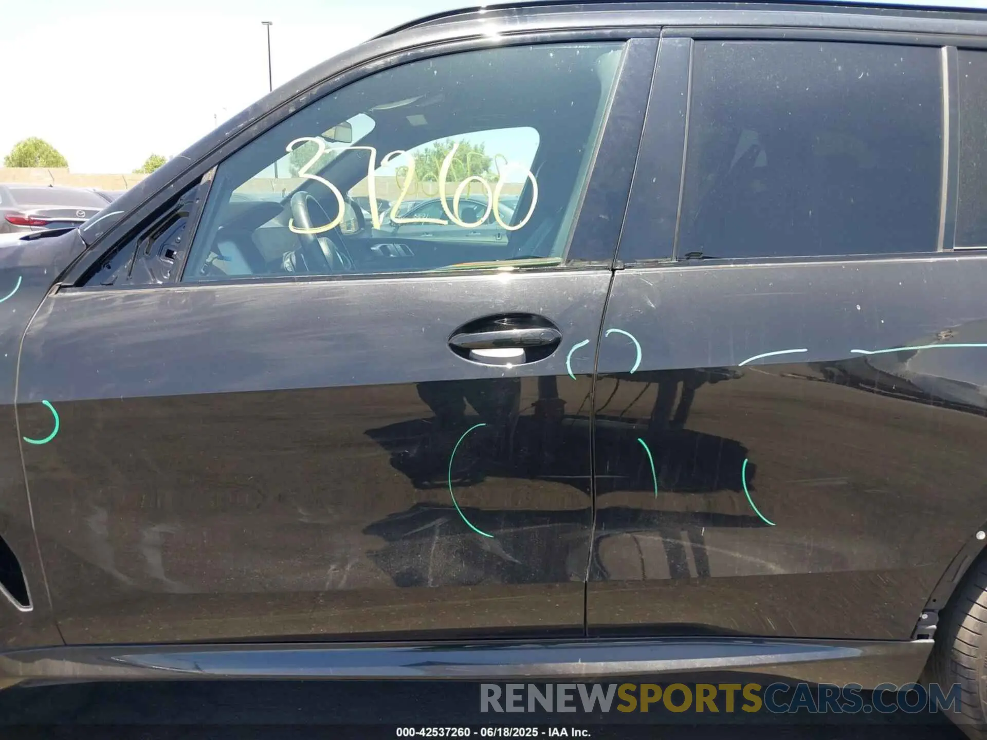 15 Photograph of a damaged car 5UXCR4C05L9B38334 BMW X5 2020