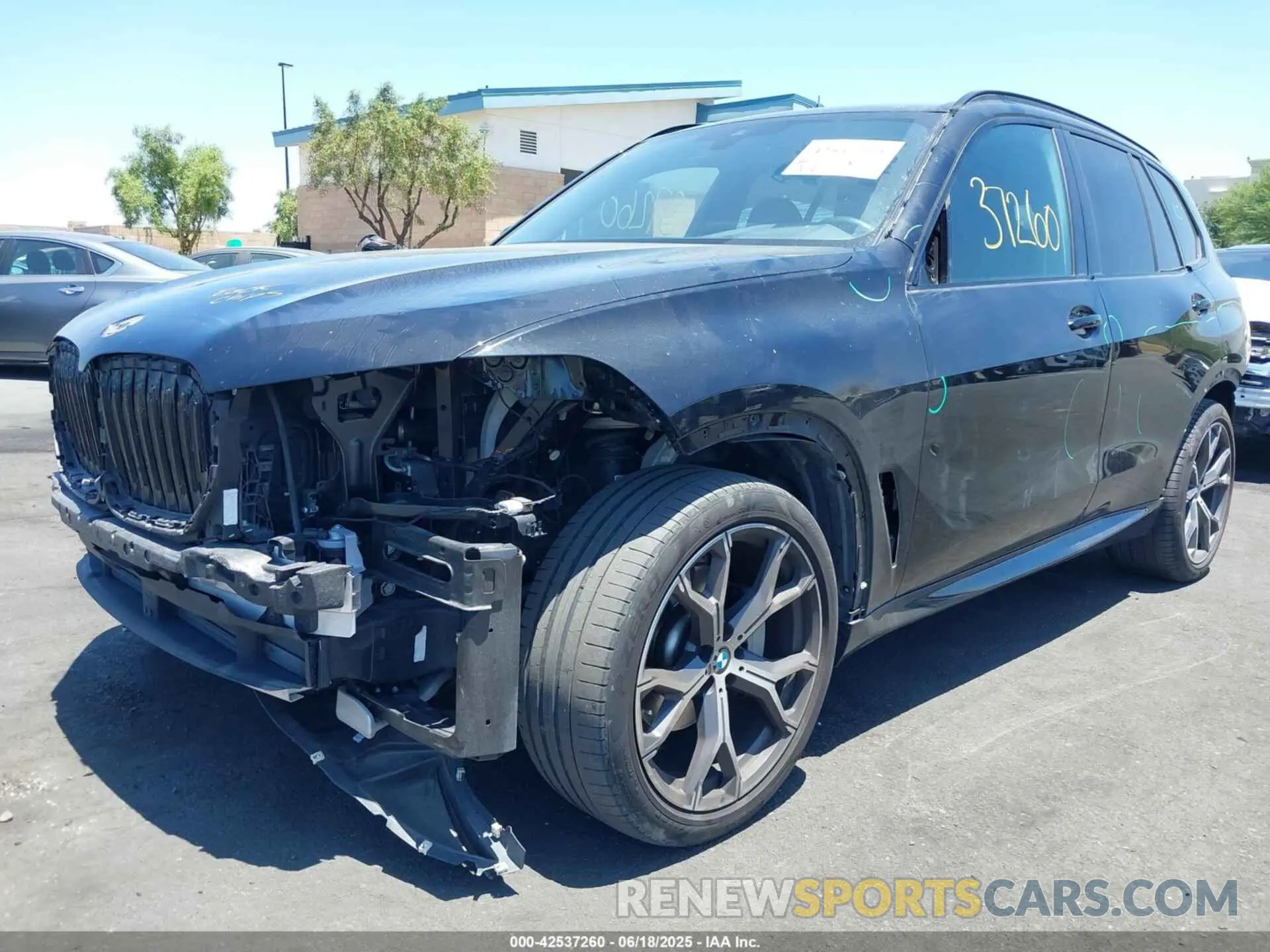 2 Photograph of a damaged car 5UXCR4C05L9B38334 BMW X5 2020
