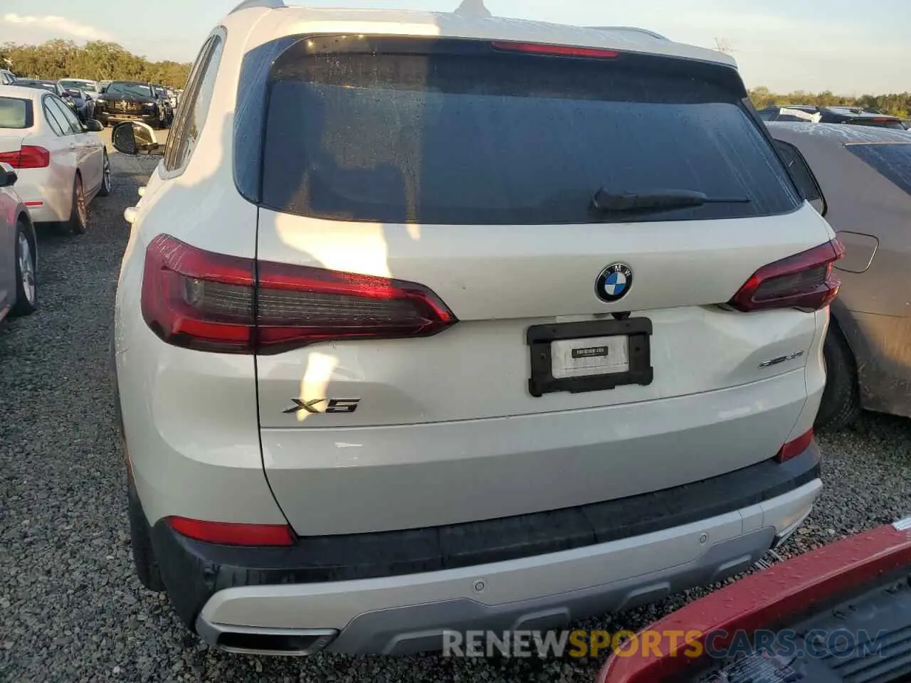 6 Photograph of a damaged car 5UXCR4C05L9B99781 BMW X5 2020