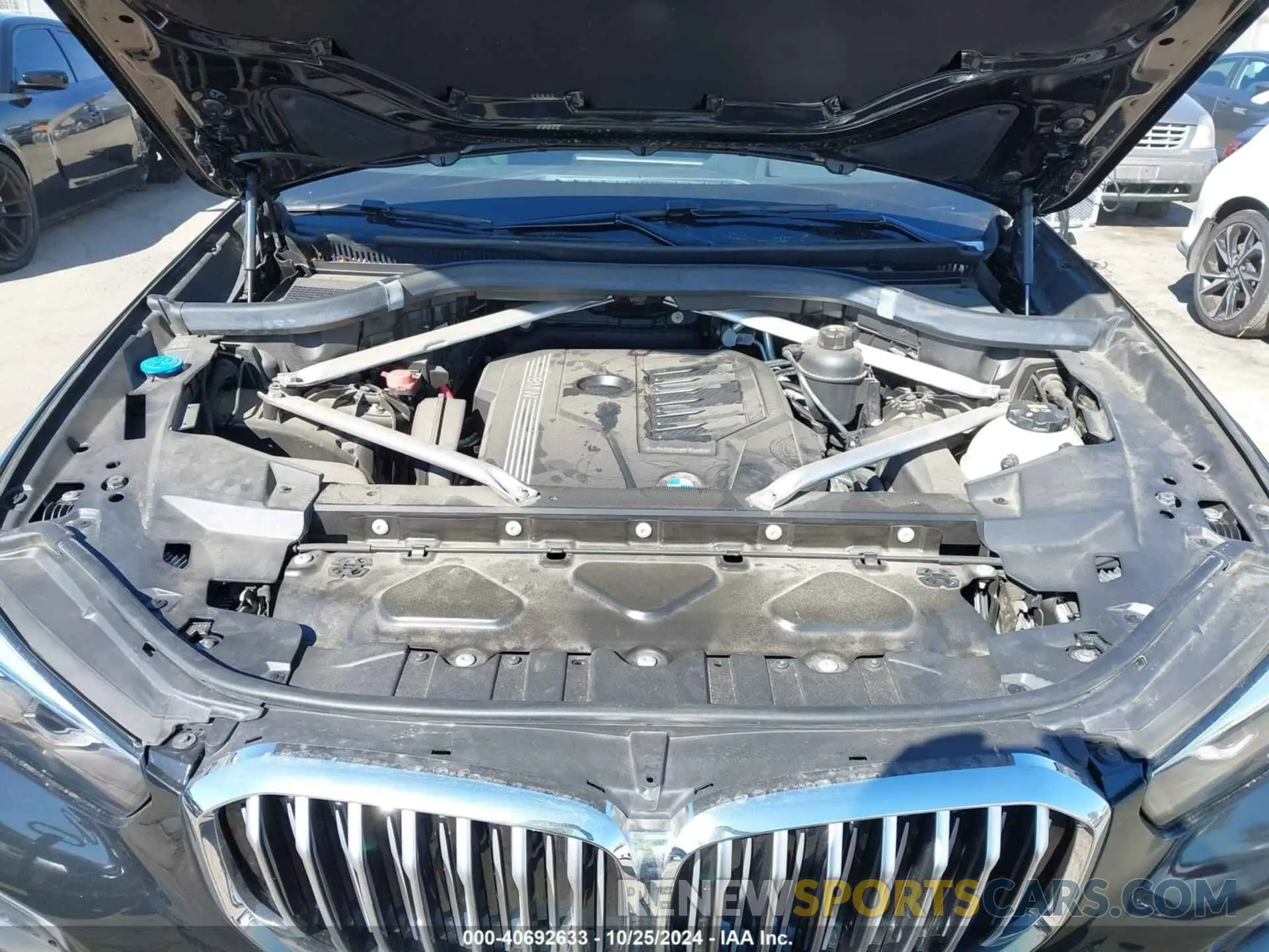 10 Photograph of a damaged car 5UXCR4C06L9C43125 BMW X5 2020