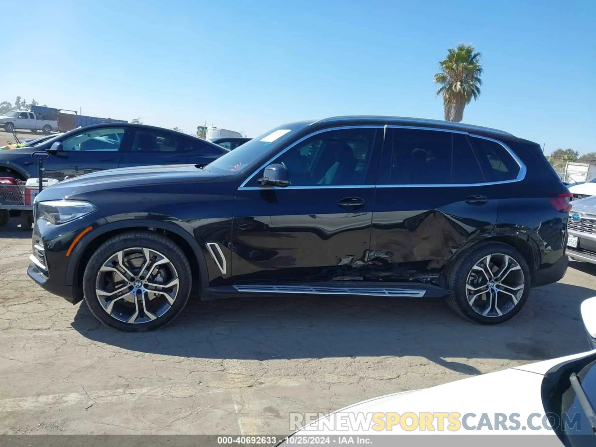 14 Photograph of a damaged car 5UXCR4C06L9C43125 BMW X5 2020