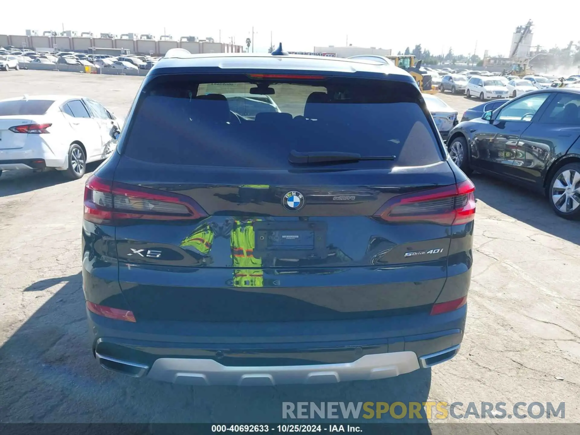 16 Photograph of a damaged car 5UXCR4C06L9C43125 BMW X5 2020