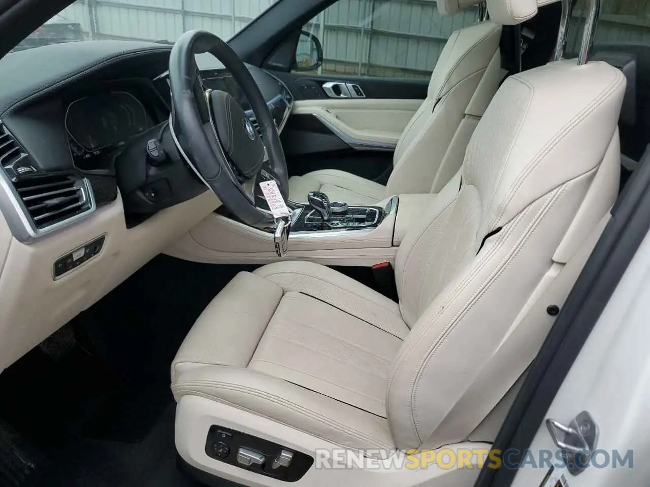 7 Photograph of a damaged car 5UXCR4C07L9C17567 BMW X5 2020